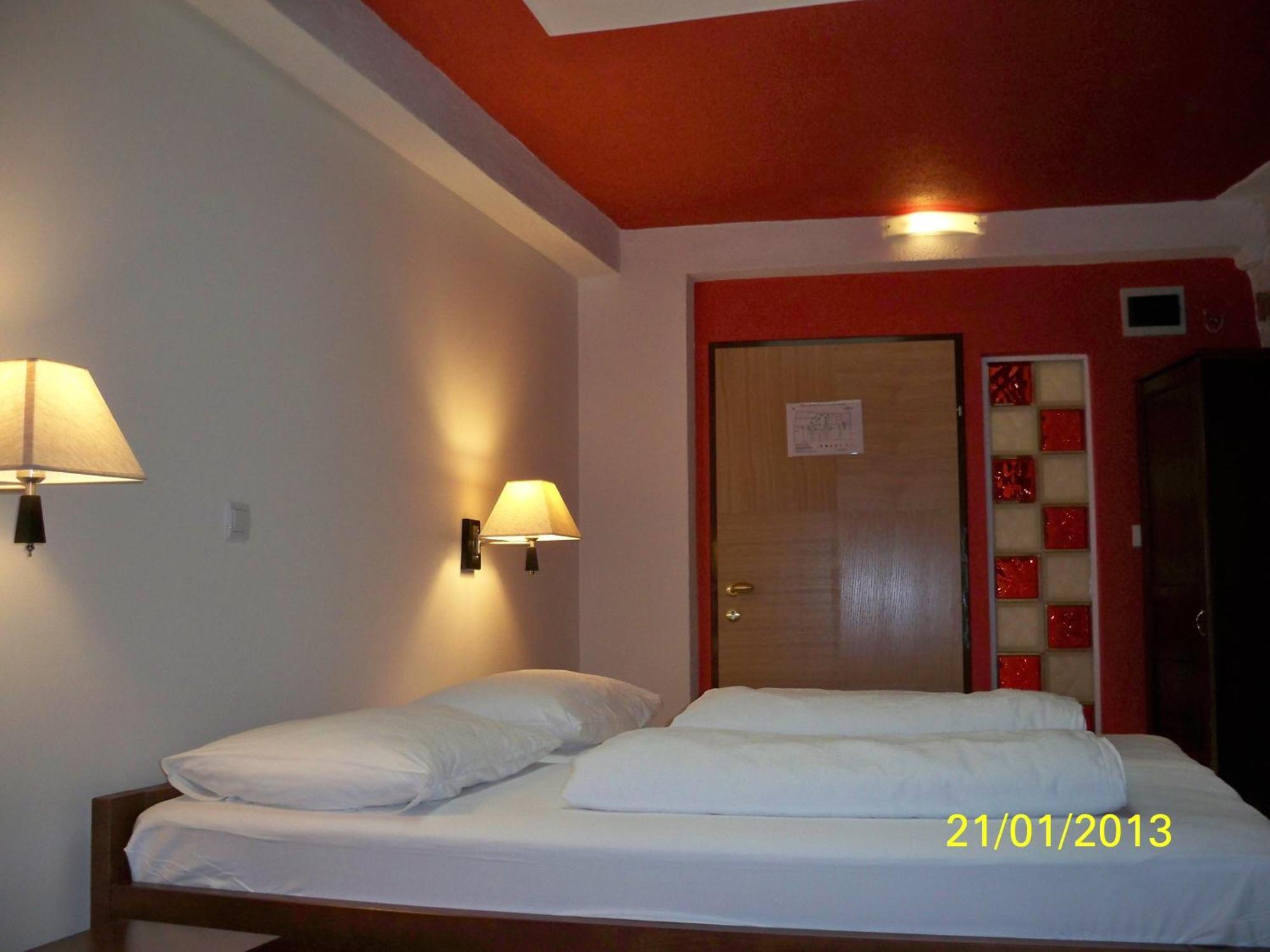 Hotel Carpymore Biograd Na Moru Extérieur photo